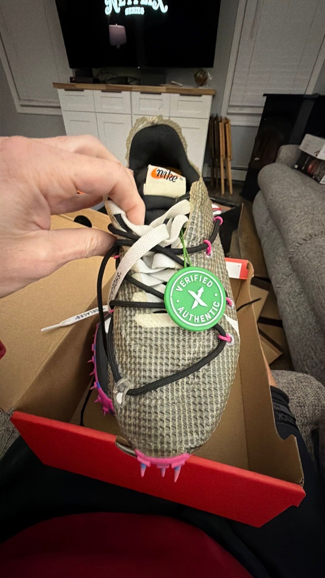 1947 Off-White x Nike Women's Vapor Street 'Laser Fuchsia' 5.5w/4m