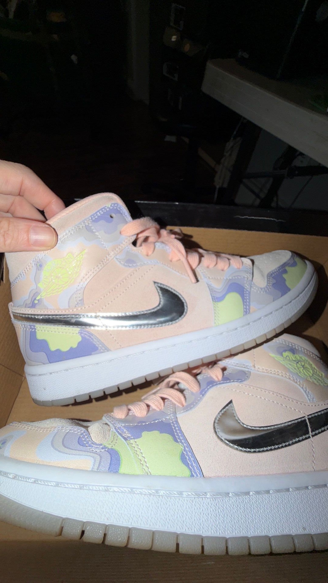 1856 Nike Wmns Air Jordan 1 Mid SE "P(HER)SPECTIVE"