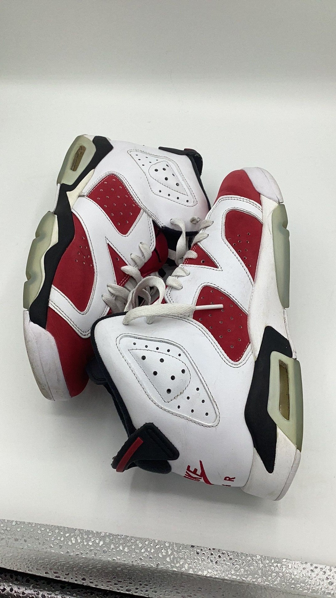 0536 Jordan  six retro Carmine