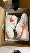 1171 Jordan 1 Low SE Strawberry Milkshake (Women's)-3.5M/5W