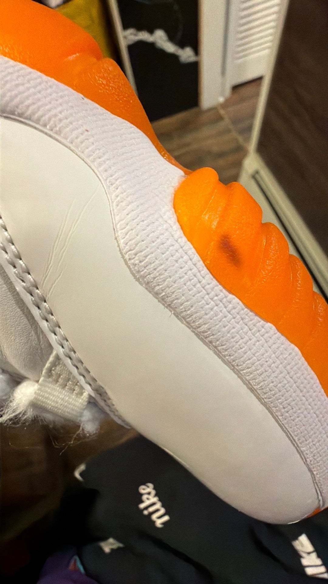 1394 Jordan 11 low Citrus
