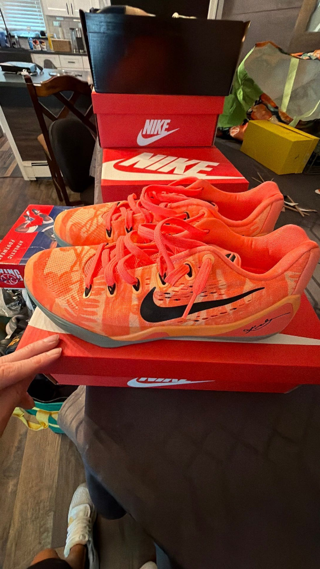 1921 Nike Kobe 9 EM Low "Peach Mango 9.5m