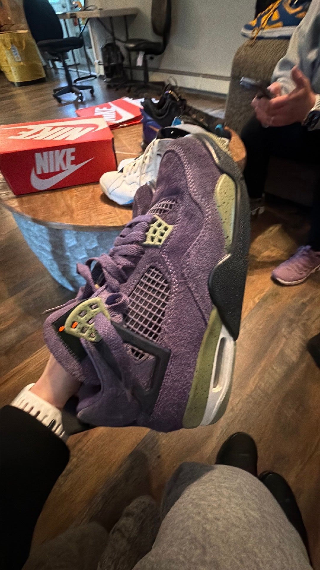 1110 Jordan 4 Retro sneakers in the "Canyon Purple