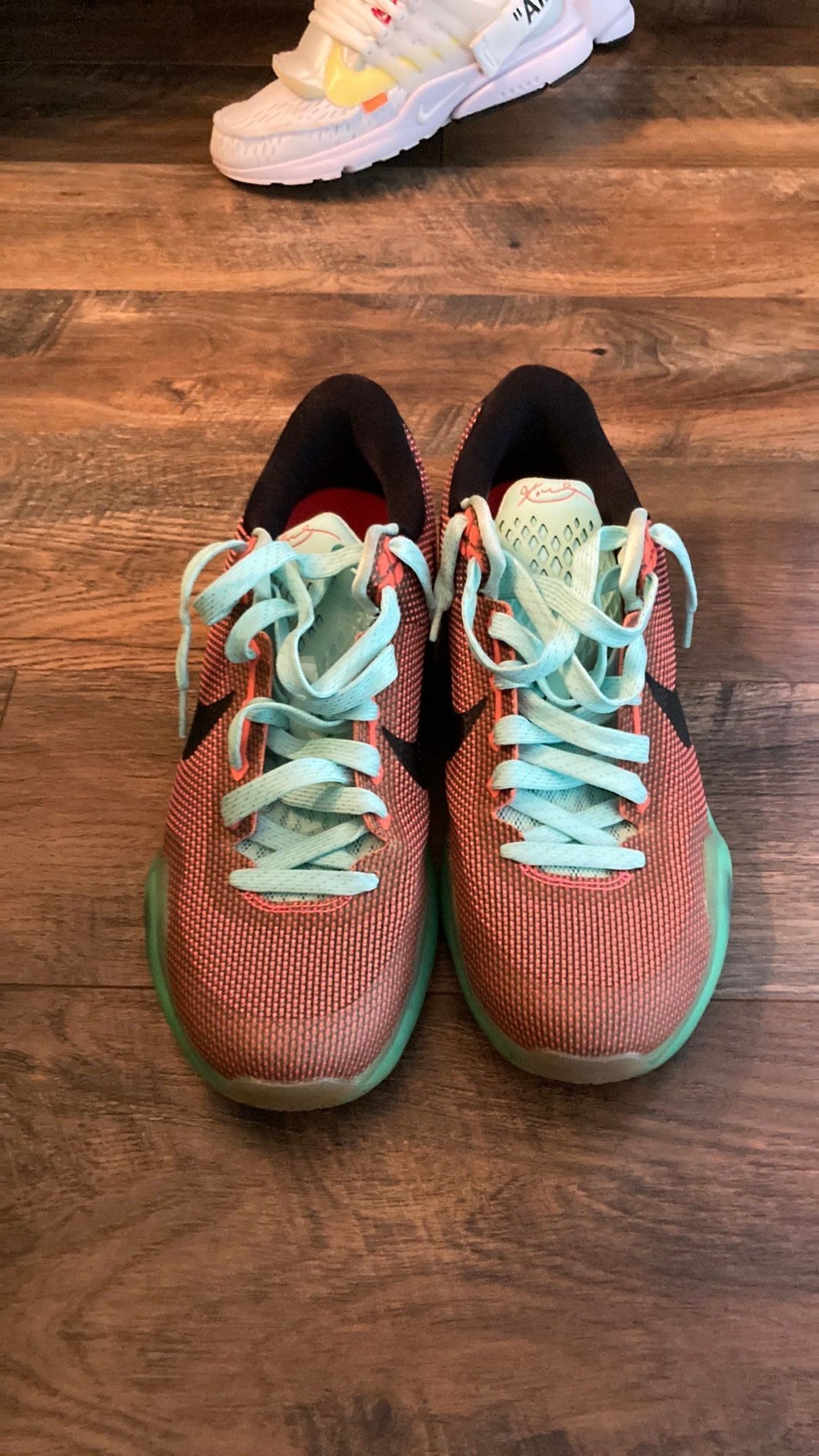 1924 Nike Kobe 10 "Easter 10 M