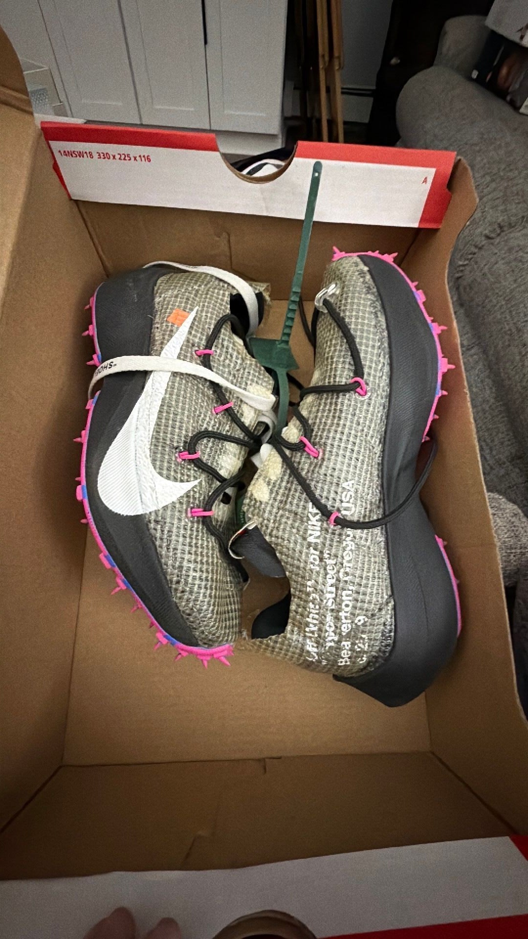 1947 Off-White x Nike Women's Vapor Street 'Laser Fuchsia' 5.5w/4m