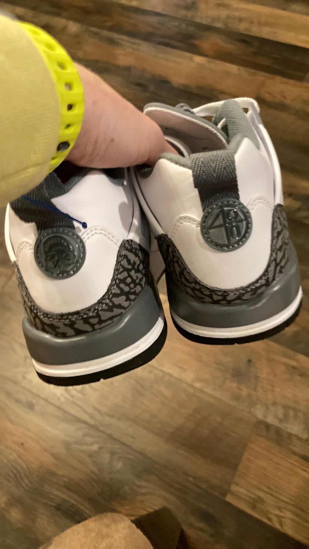 1407 Jordan Spizike Low sneaker in a white, wolf grey, and anthracite 5.5y