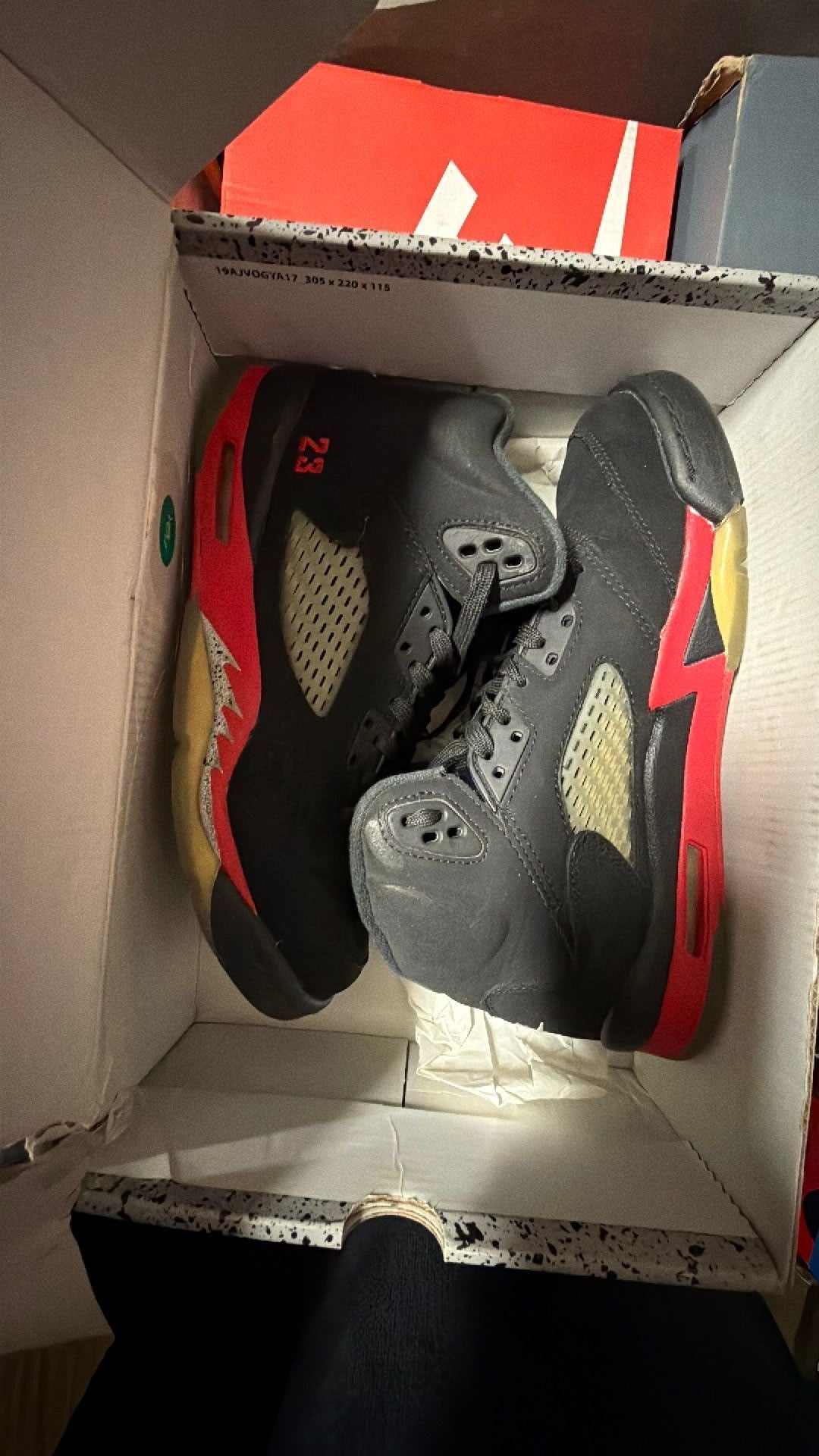 0670 Jordan 5 Retro Top 3 (GS) - UK 6 (EU 40)